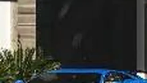 国足迎战澳军关键对决，急需加强中卫阵容，双后腰布局或许可行